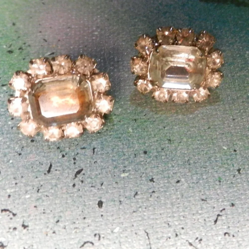 VTG Contempo silver pierced earrings marquis solitaire set in silver tone studs